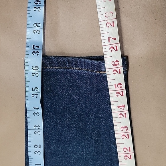 Everlane, Size 26. Ankle, Mid Rise Jeans, Dark Wash, GUC - Picture 7 of 12